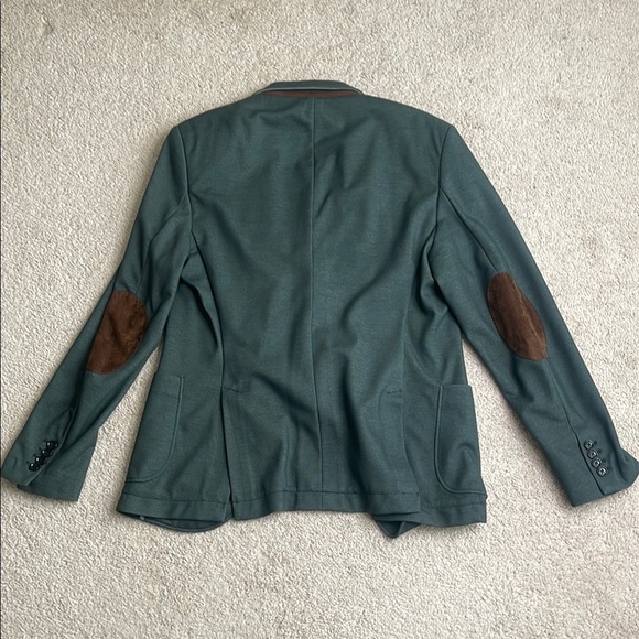 Zara Green Blazer with Modern Cut and Notched Lapel - Picture 5 of 5